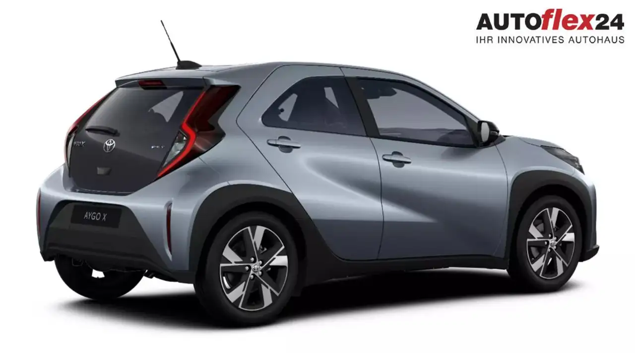 Toyota Aygo X Sitzhz. 17"LM DigC ACC Klimaaut. 9"Touch 85 kW ... 3