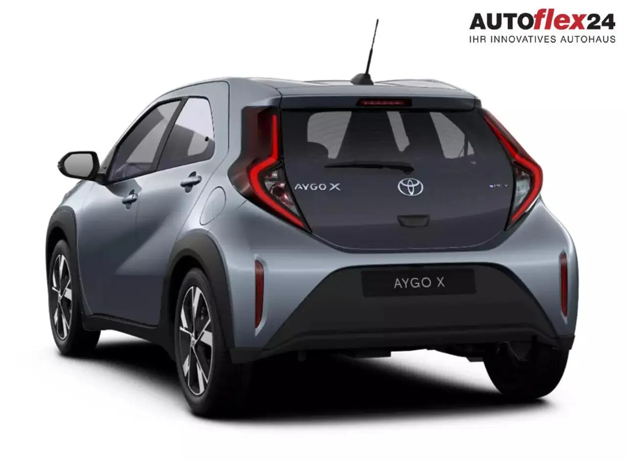 Toyota Aygo X Sitzhz. 17"LM DigC ACC Klimaaut. 9"Touch 85 kW ... 4