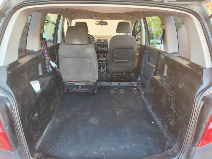 Volkswagen Touran 2.0 TDI Highline 2006, foto 3