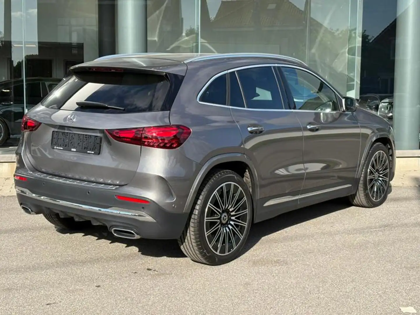 Mercedes-Benz GLA 200 200 Pack AMG Facelift 20p. - 2