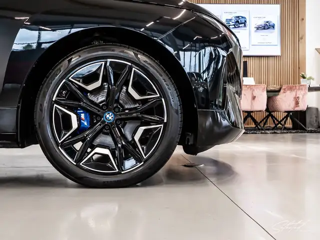 BMW iX xDrive M60*AHK*LUFTFED*BOWERS*HEADUP*22''ZOLL* Ansicht 48