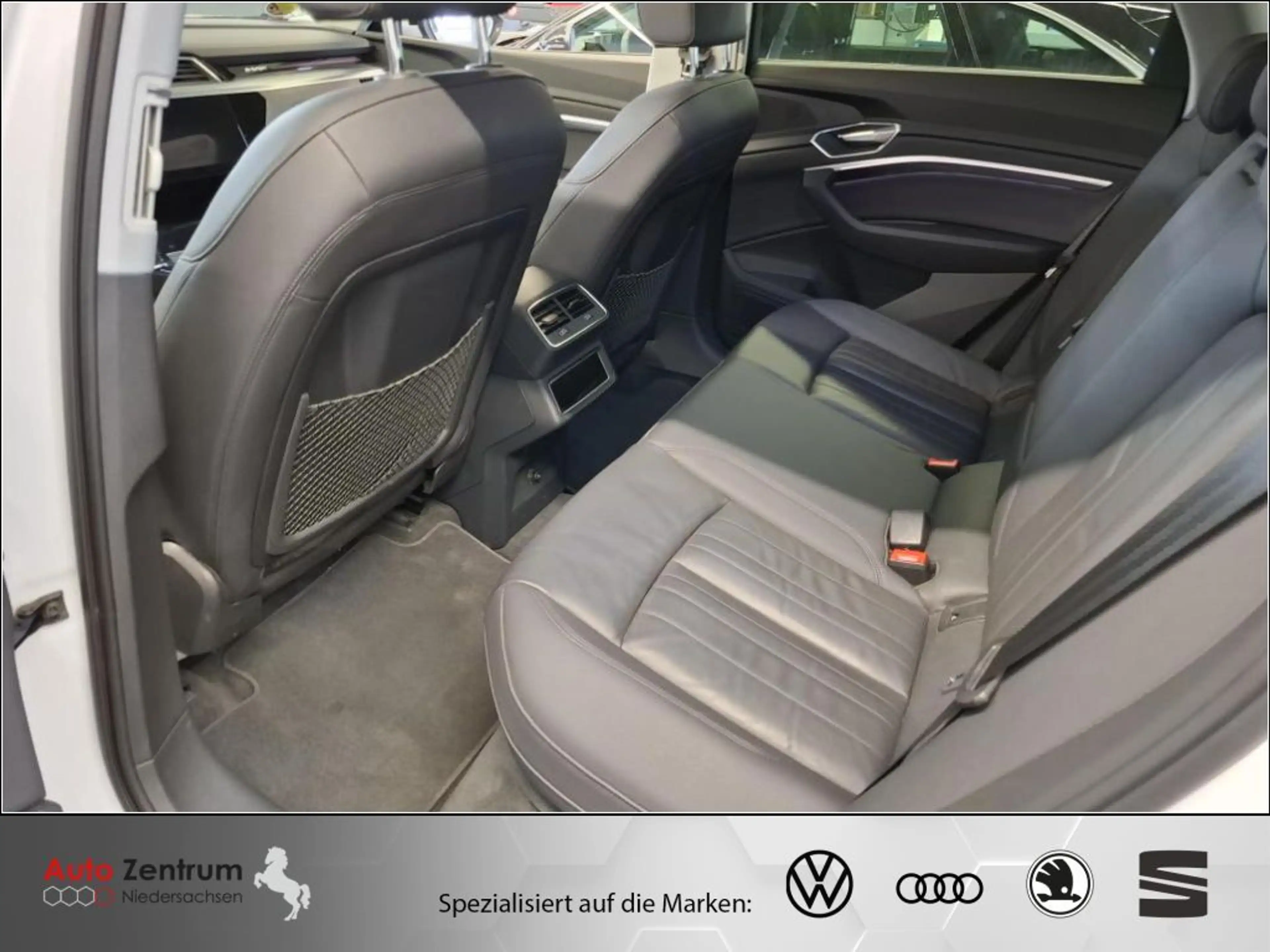 Audi e-tron 55 quattro AZN-Haus-Förderung* PANO HUD 360° Stand — photo 7