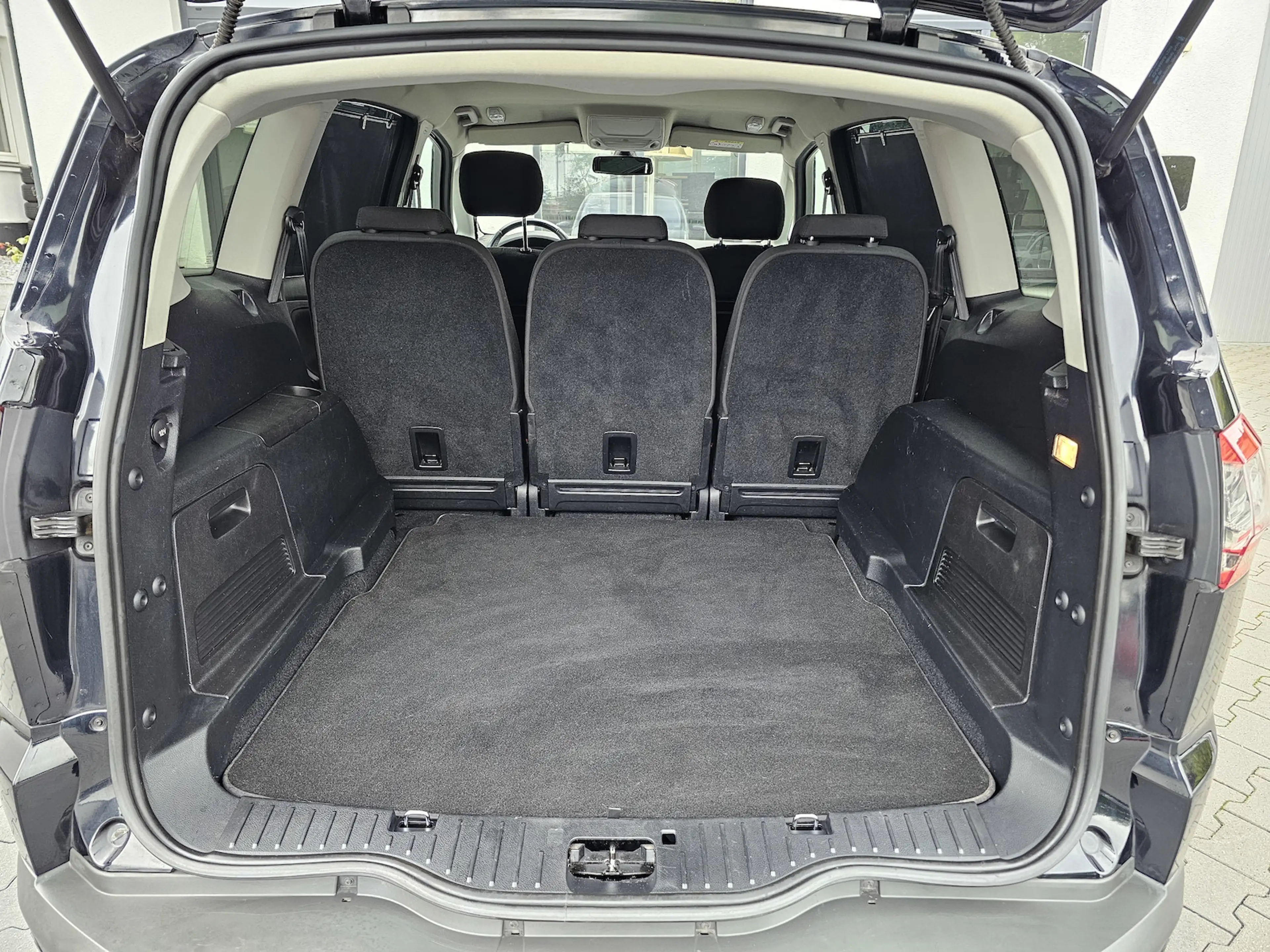 Ford S-Max 1.6 Titanium NAVI PDC AUS 1.HAND — photo 10