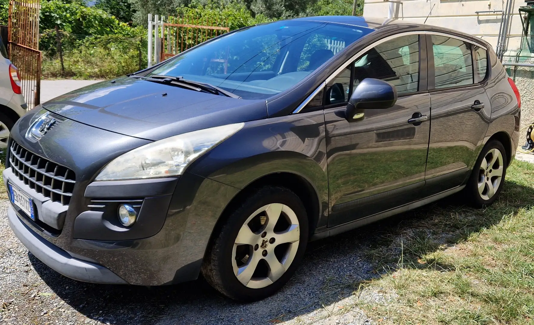 Peugeot 3008 3008 I 1.6 hdi 16v Tecno robot fap Grijs - 1