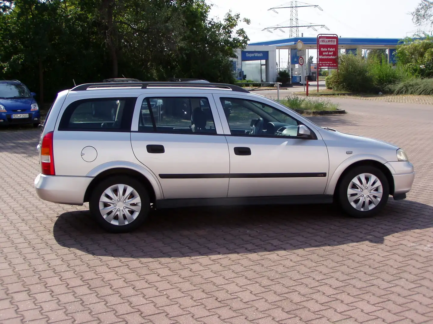 Opel Astra 1.6 Caravan Comfort #Klimaautomatik#Zahnriemen neu Silber - 1