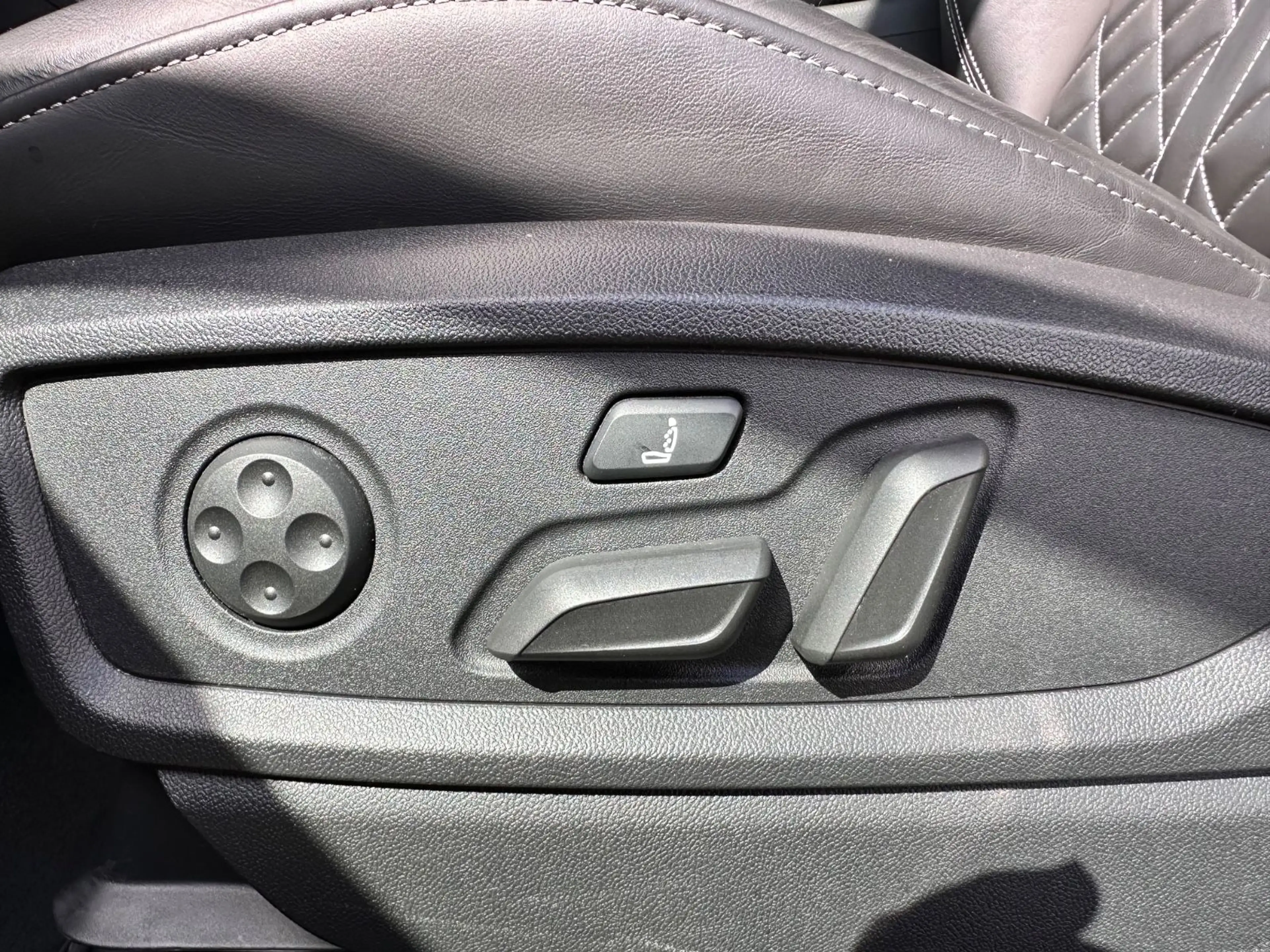 Audi SQ5 Navi Leder HuD B&O Sthz. AHK 20 — photo 9