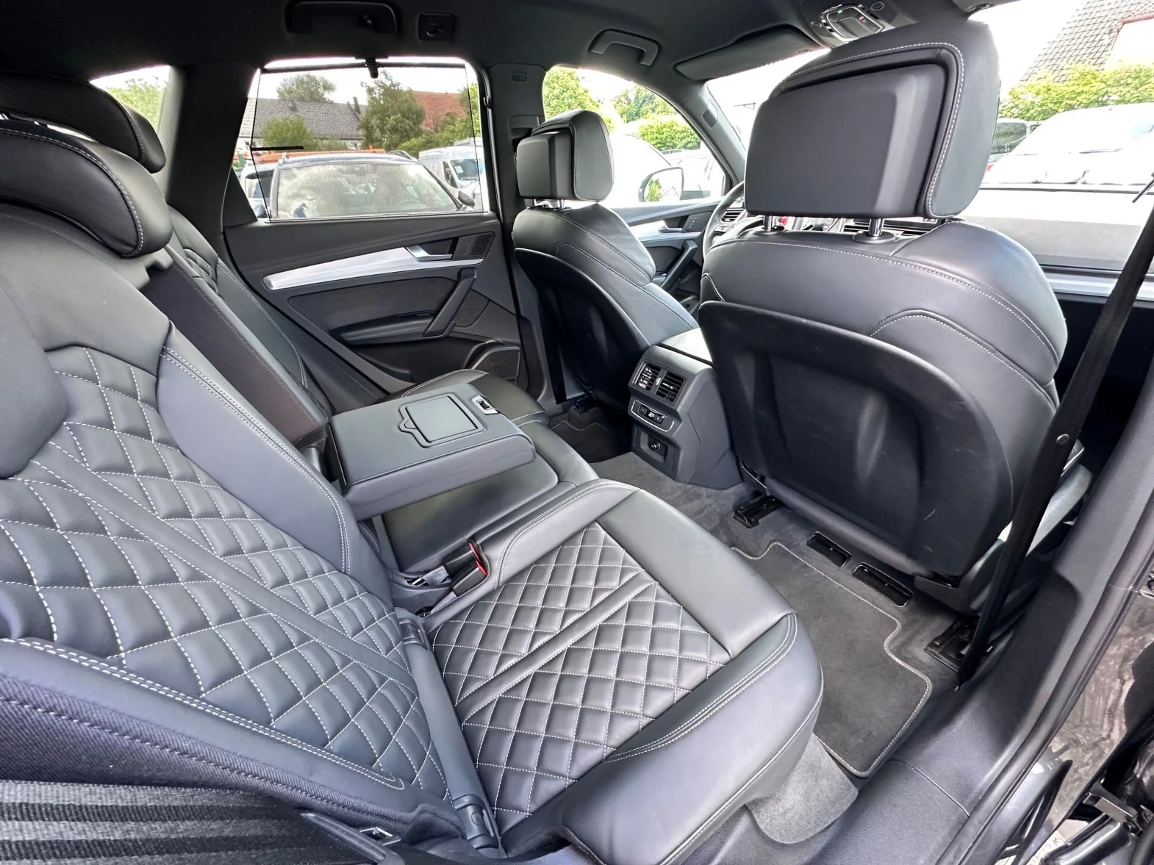 Audi SQ5 Navi Leder HuD B&O Sthz. AHK 20 — photo 34