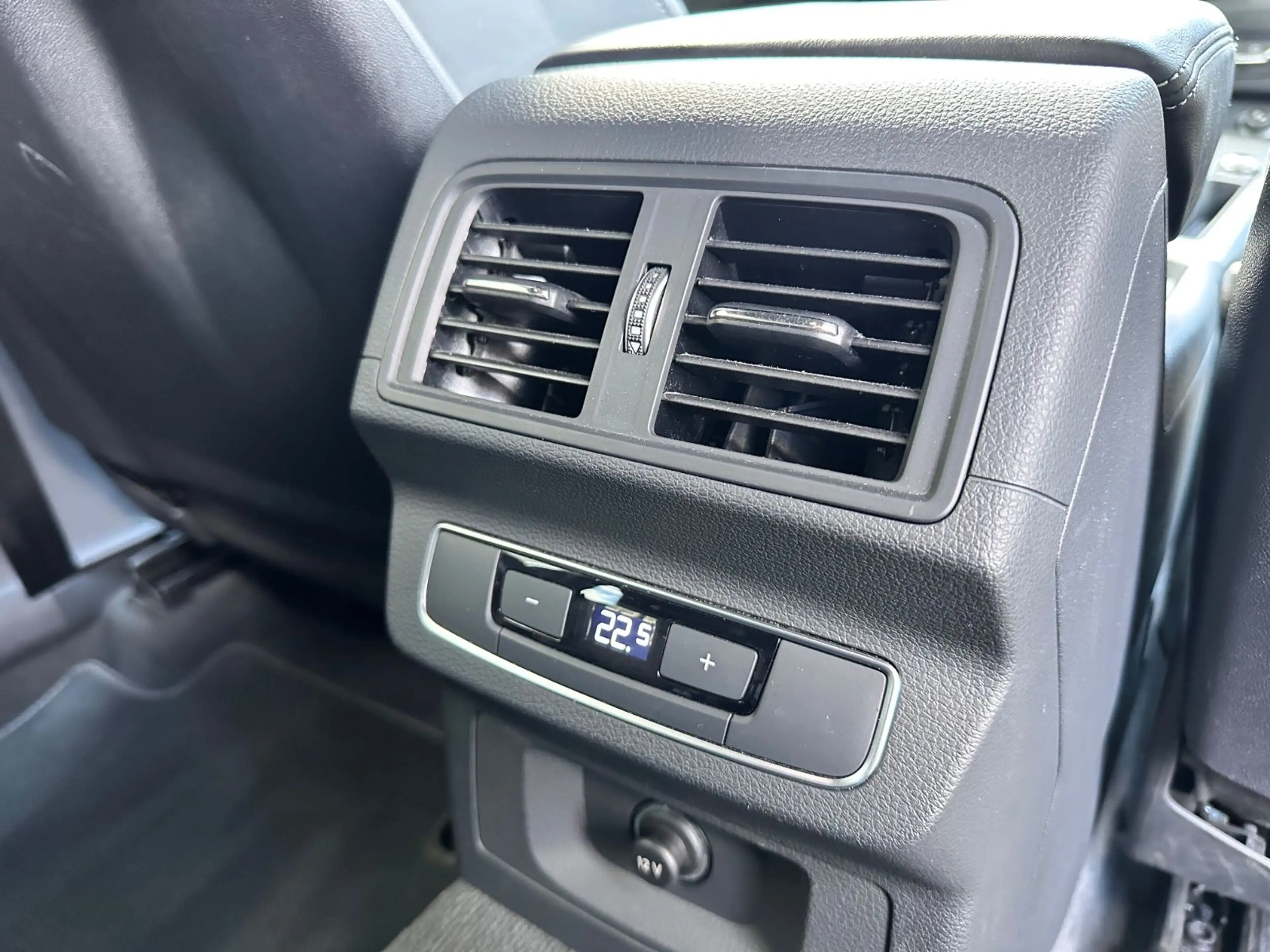 Audi SQ5 Navi Leder HuD B&O Sthz. AHK 20 — photo 36