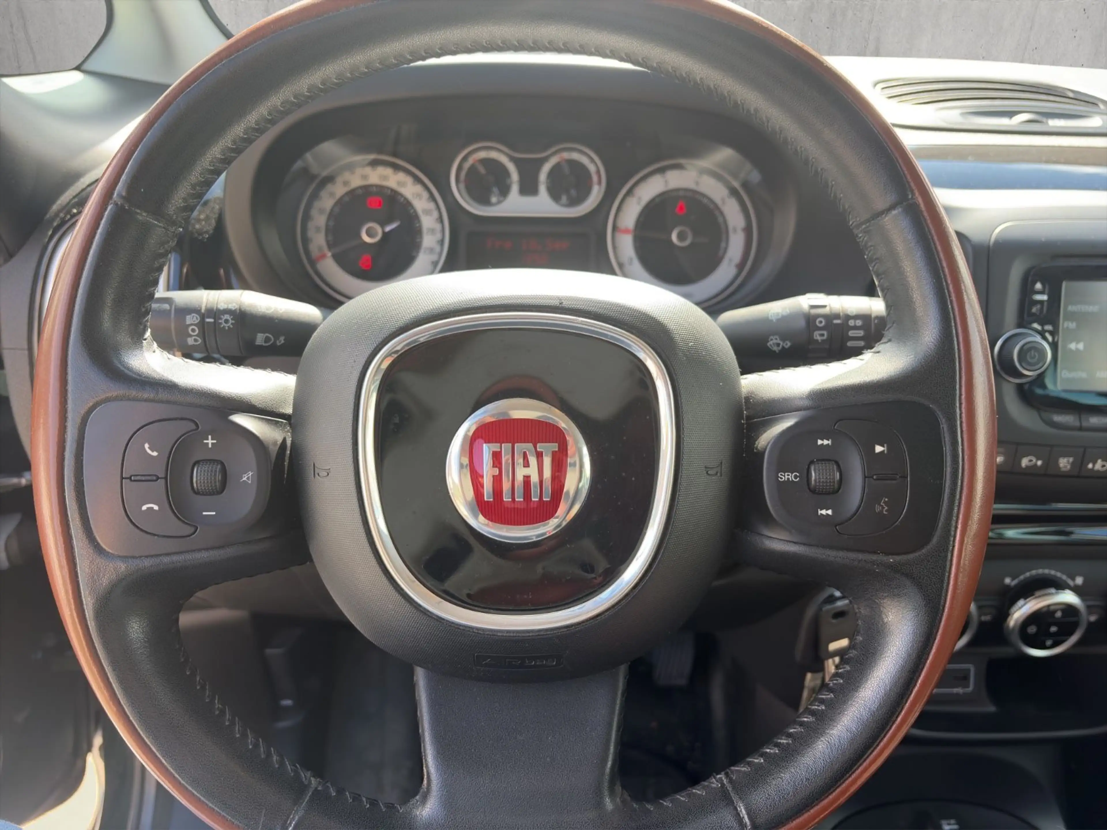 Fiat 500L Trekking Rock N Road Edition Klima PDC — photo 10