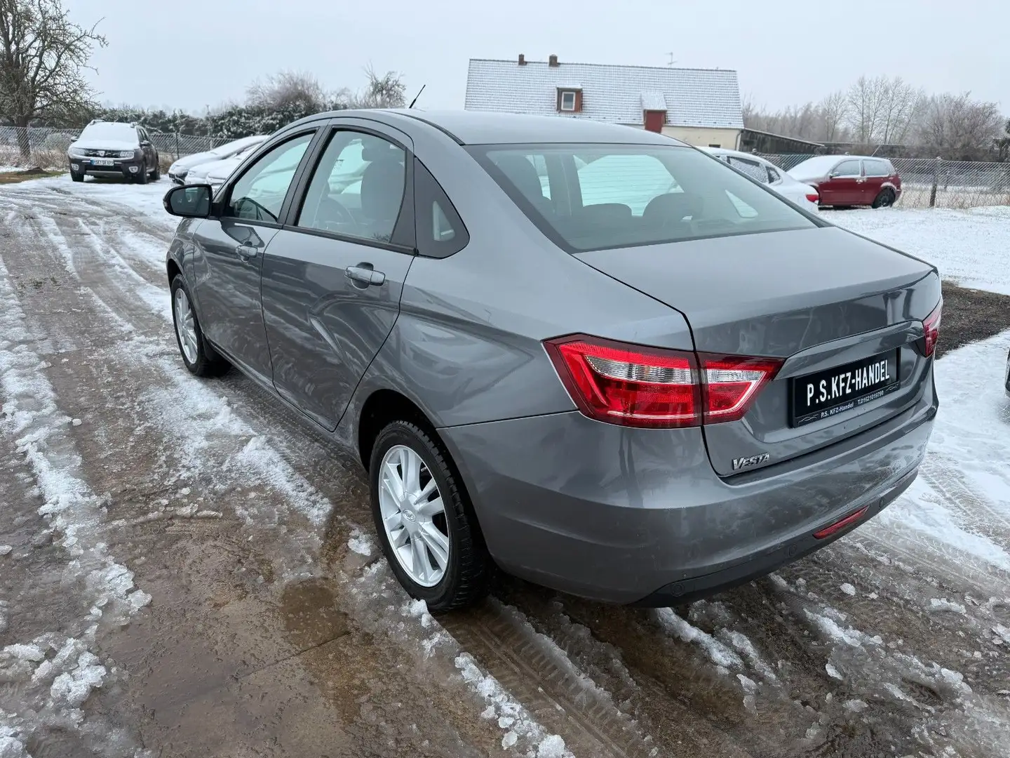 Lada Vesta 1.6 16V Grau - 2