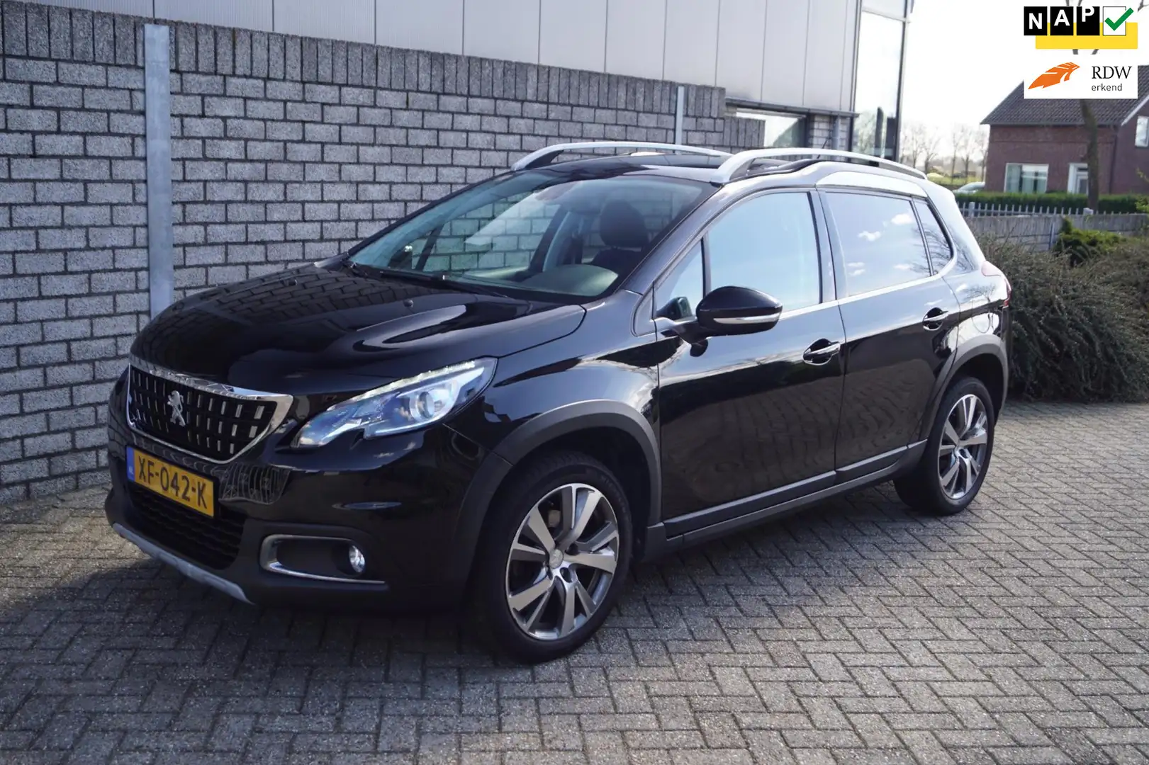 Peugeot 2008 1.2 PureTech Blue Lease Allure Panodak Half Leder Schwarz - 1