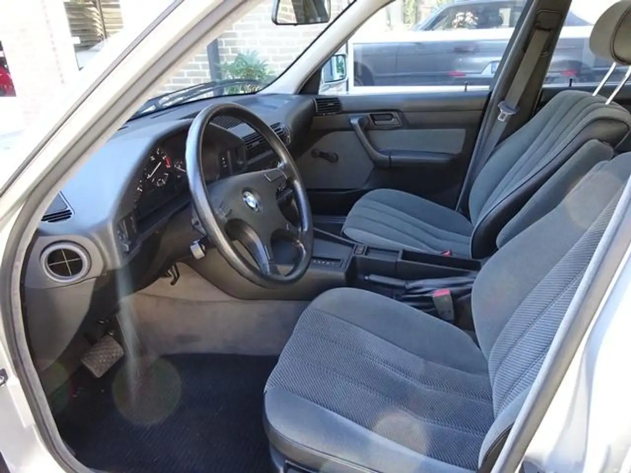 BMW 525i sedan, foto 8