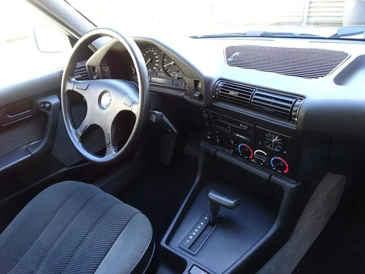 BMW 525i sedan, foto 10