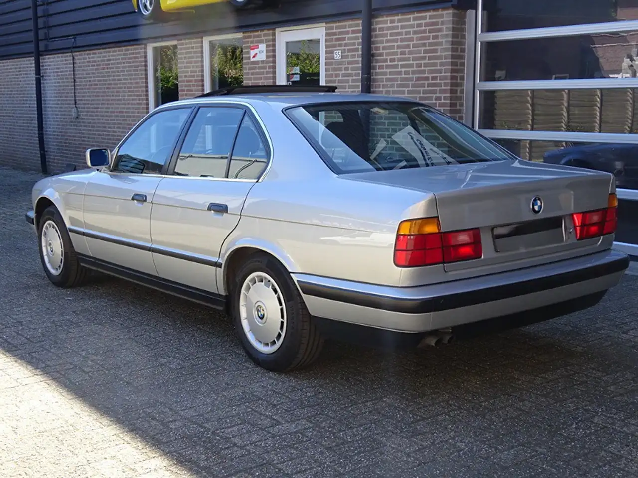 BMW 525i sedan, foto 6