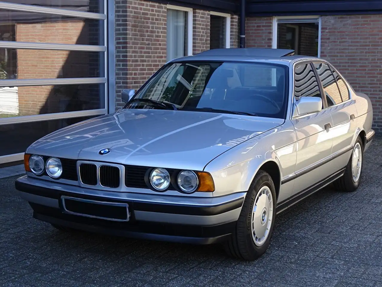 BMW 525i sedan, foto 2