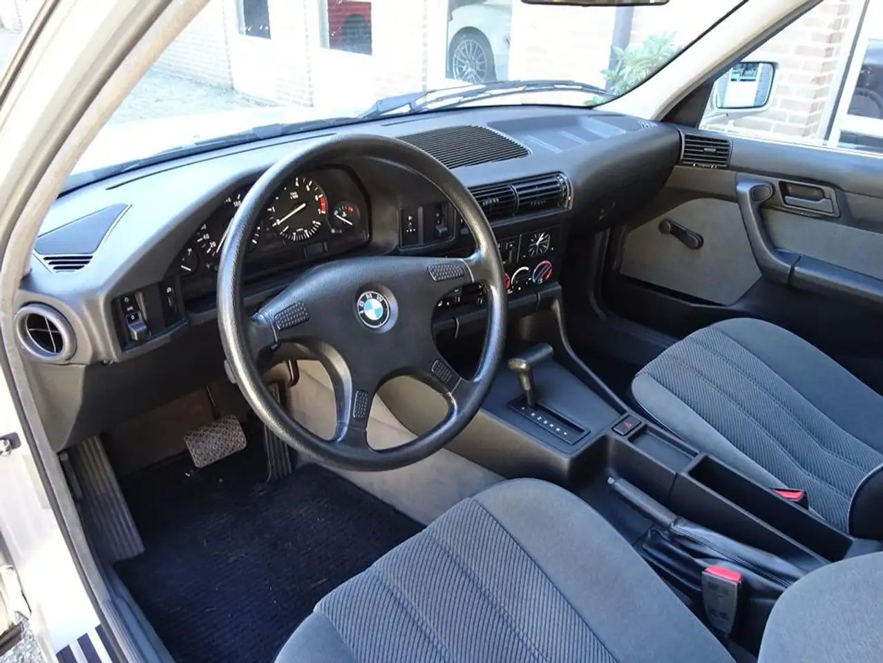 BMW 525i sedan, foto 9