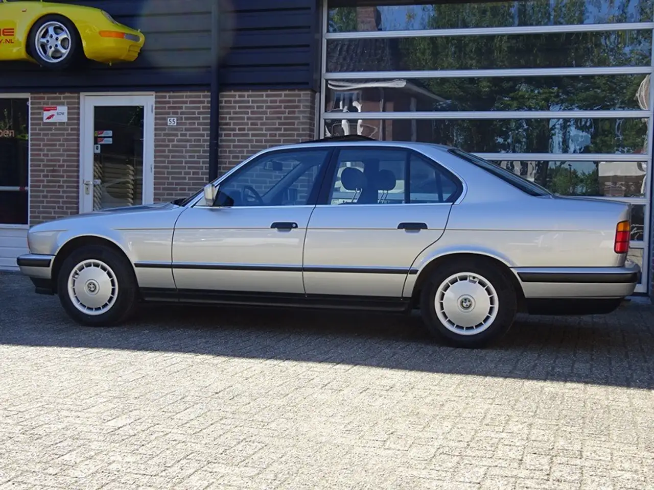 BMW 525i sedan, foto 3