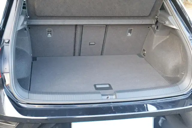 Volkswagen T-Roc view 15
