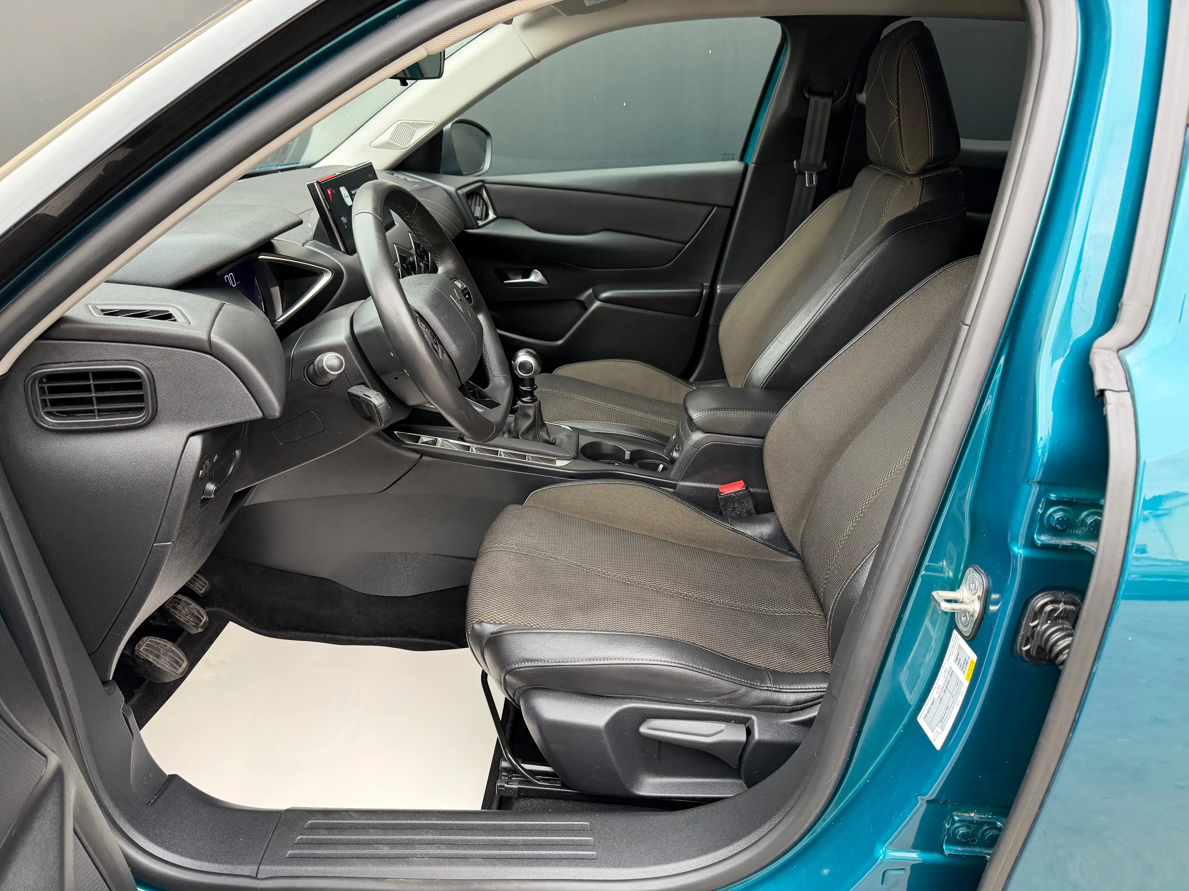 DS Automobiles DS 3 Crossback Bastille 1ER PROP/CARNET/GARA 1AN — photo 9
