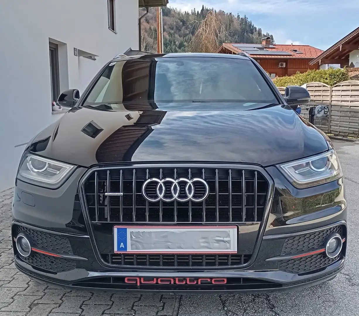 Audi Q3 2,0 TDI Sport quattro Schwarz - 1