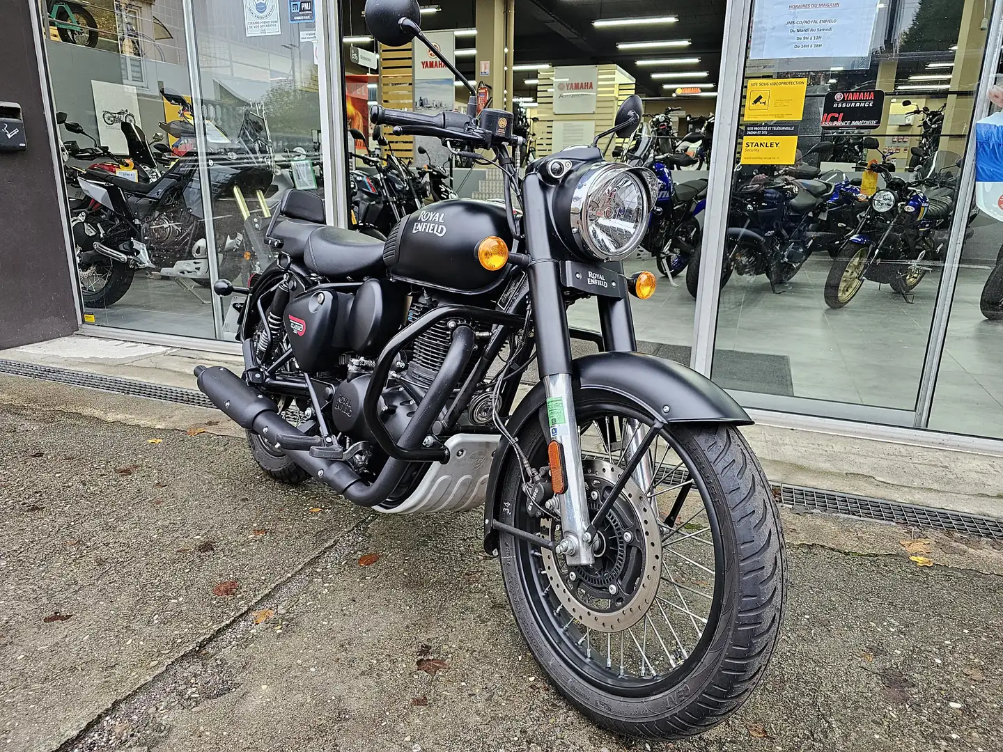 Royal Enfield Classic Czarny - 2