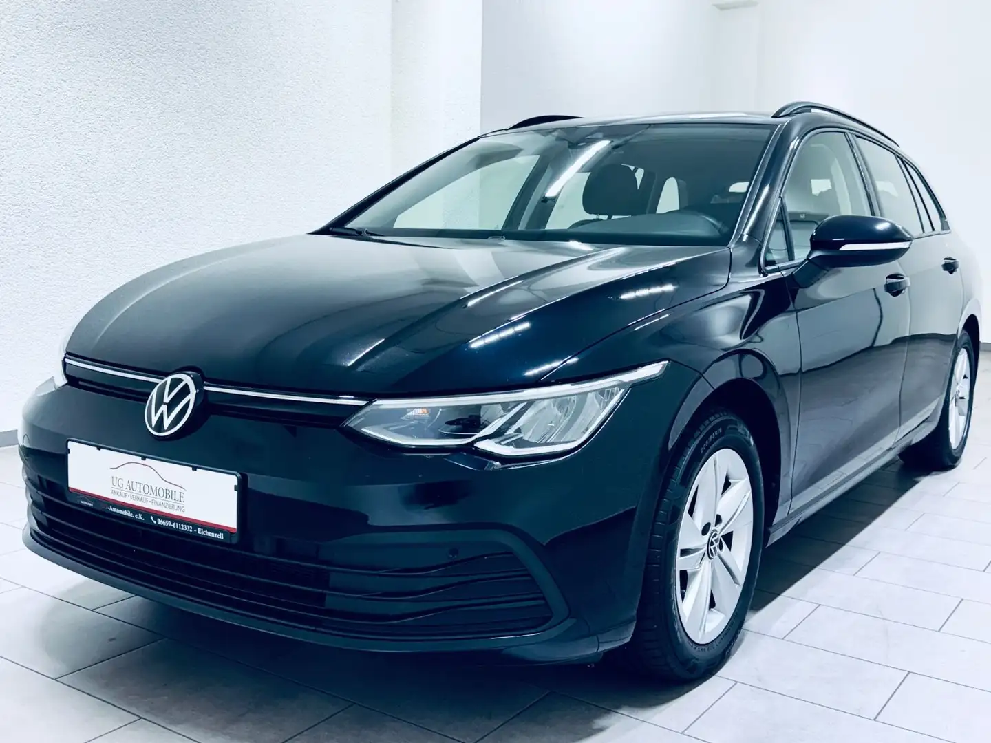 Volkswagen Golf VIII Variant Life * 1.H * NAVI * 8xREIFEN * Noir - 1