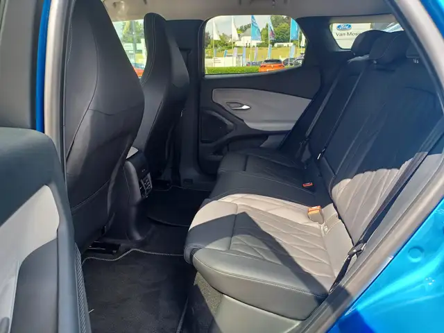 Ford Explorer view 10