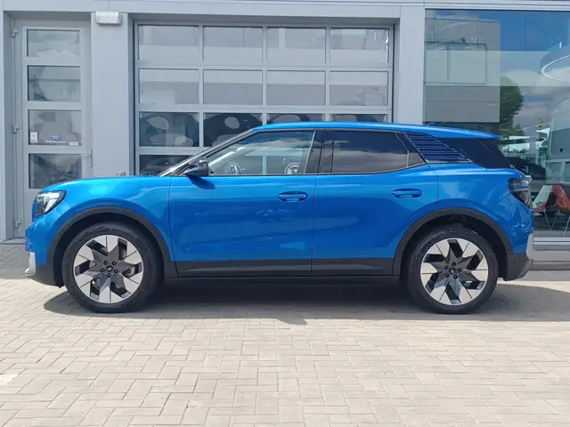 Ford Explorer view 4
