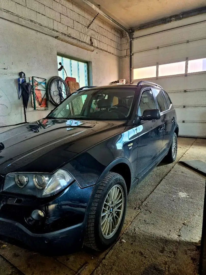 BMW X3 xDrive 2.0d E 83 N47 Schwarz - 2