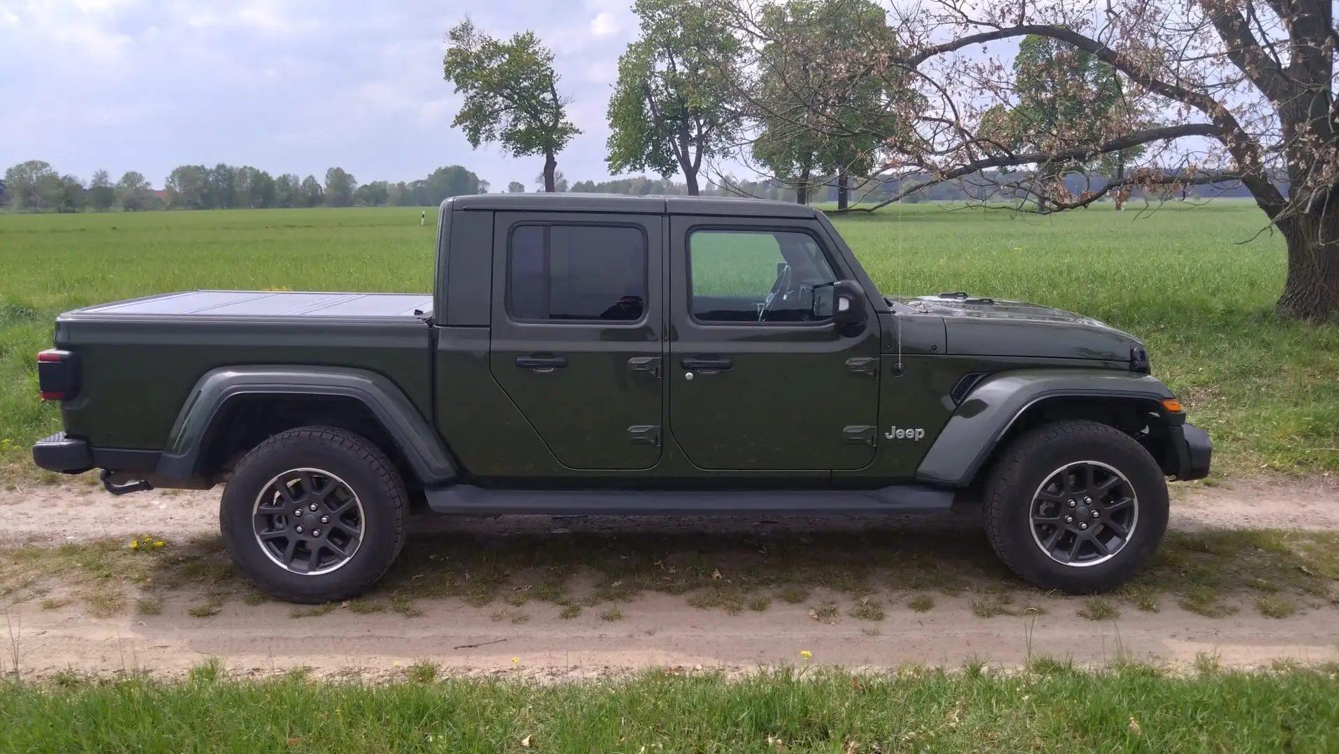 Jeep Gladiator Overland 4WD 3.0-V6 ,,Scheckheft“,…weitere Bil Grün - 2