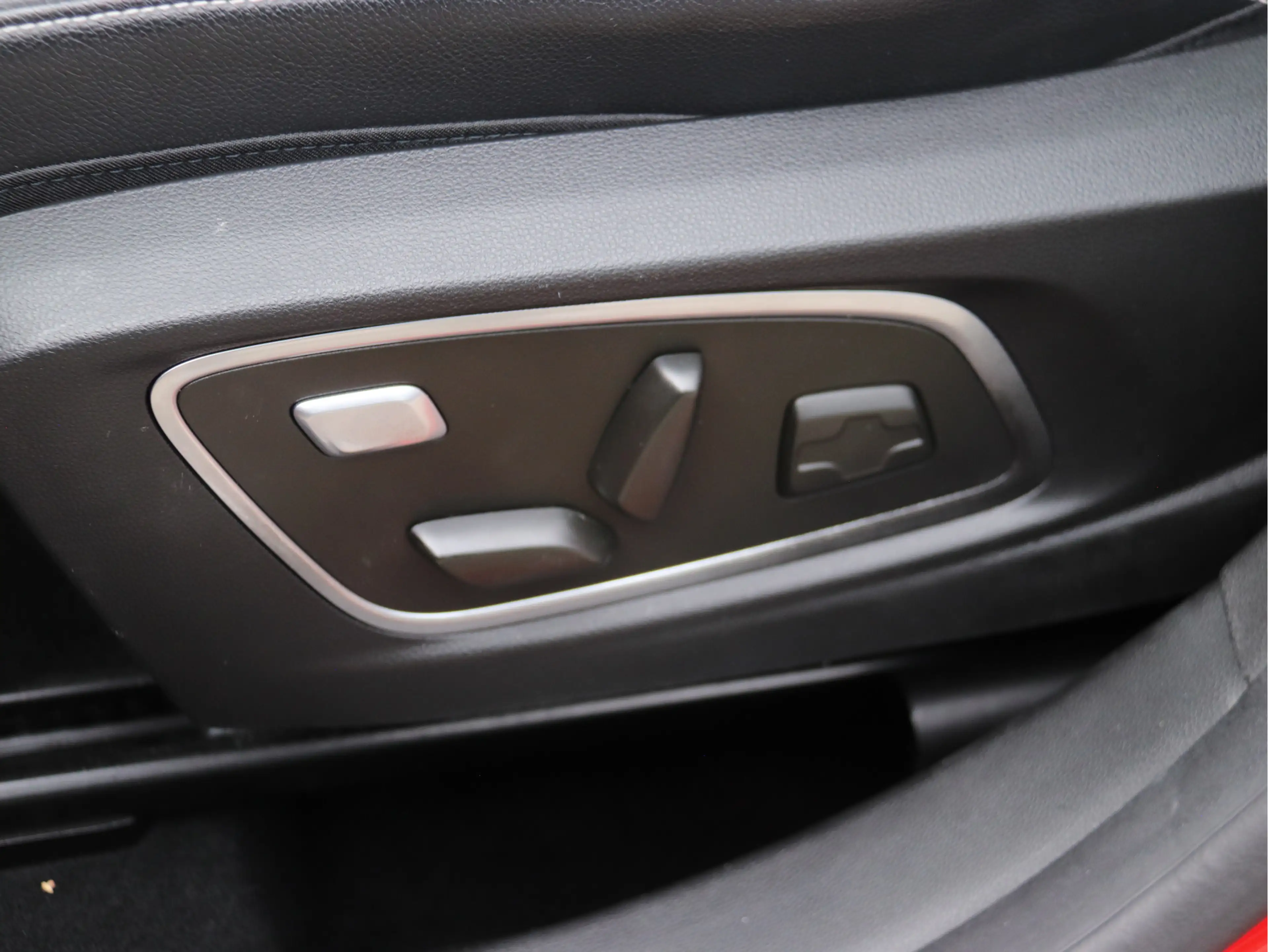 Renault Austral 1.3 mild hybrid 160 X-Tronic techno PANORAMA / CAM — photo 8