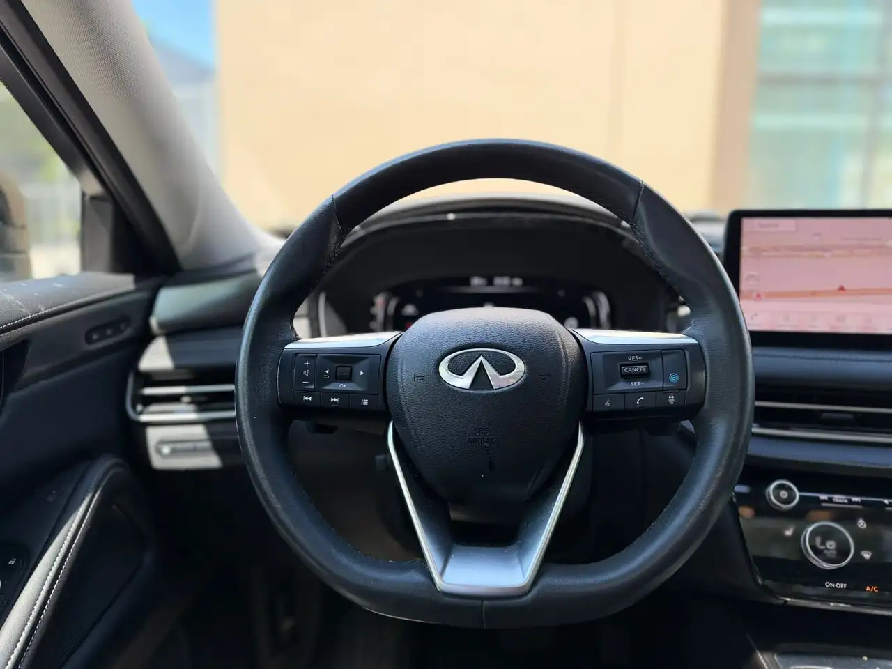 Infiniti QX60 снимка Infiniti QX60