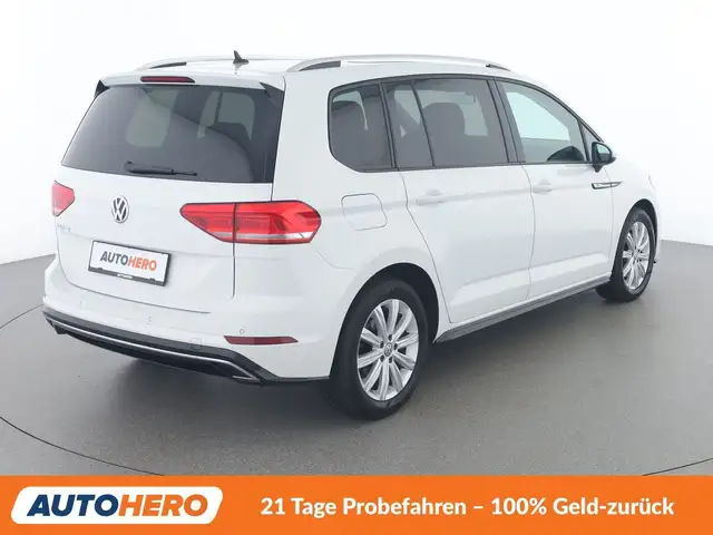 Volkswagen Touran view 6