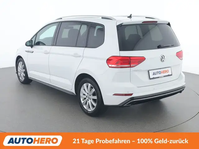 Volkswagen Touran view 4