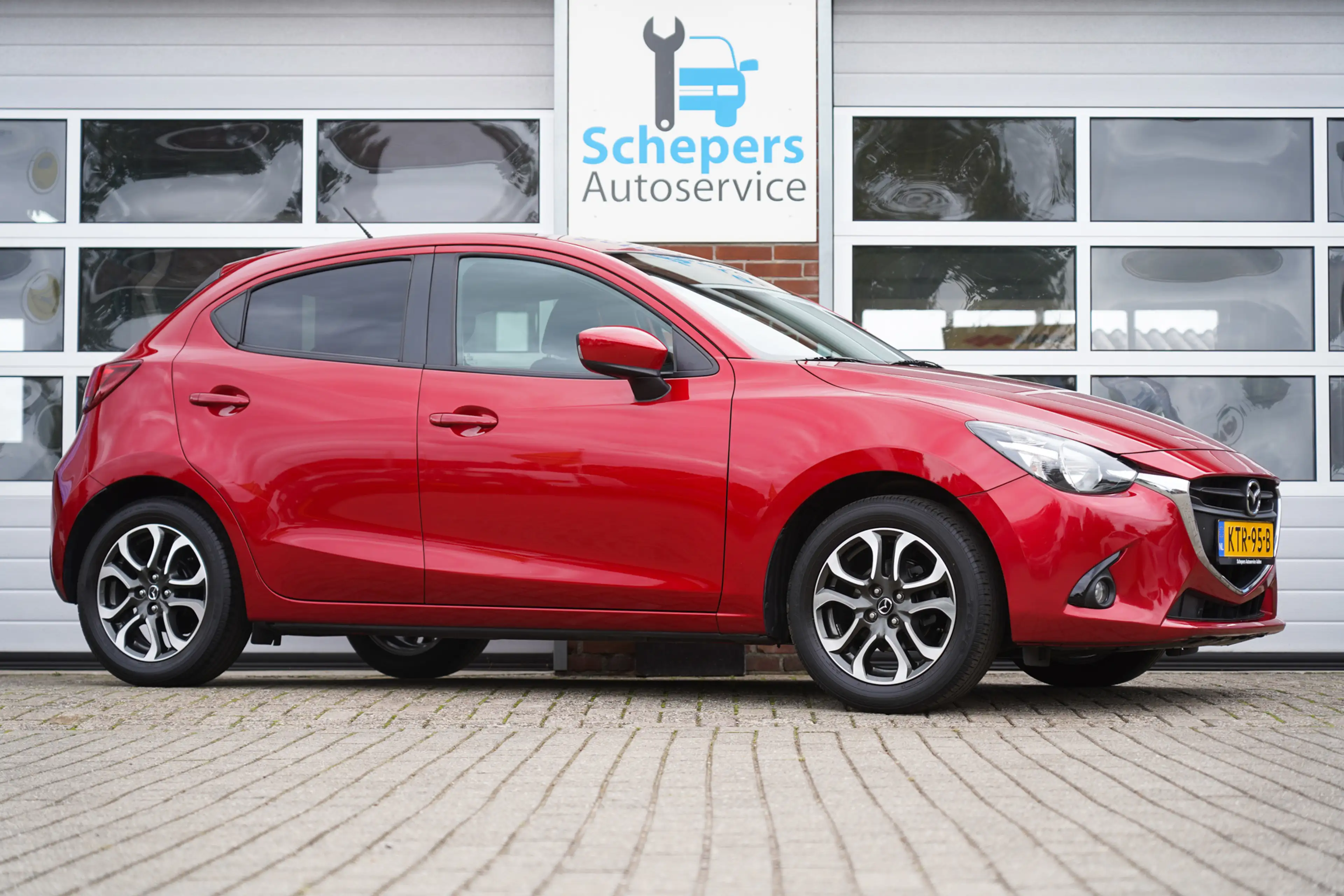 Mazda 2 1.5 Skyactiv-G GT-M Line — photo 7