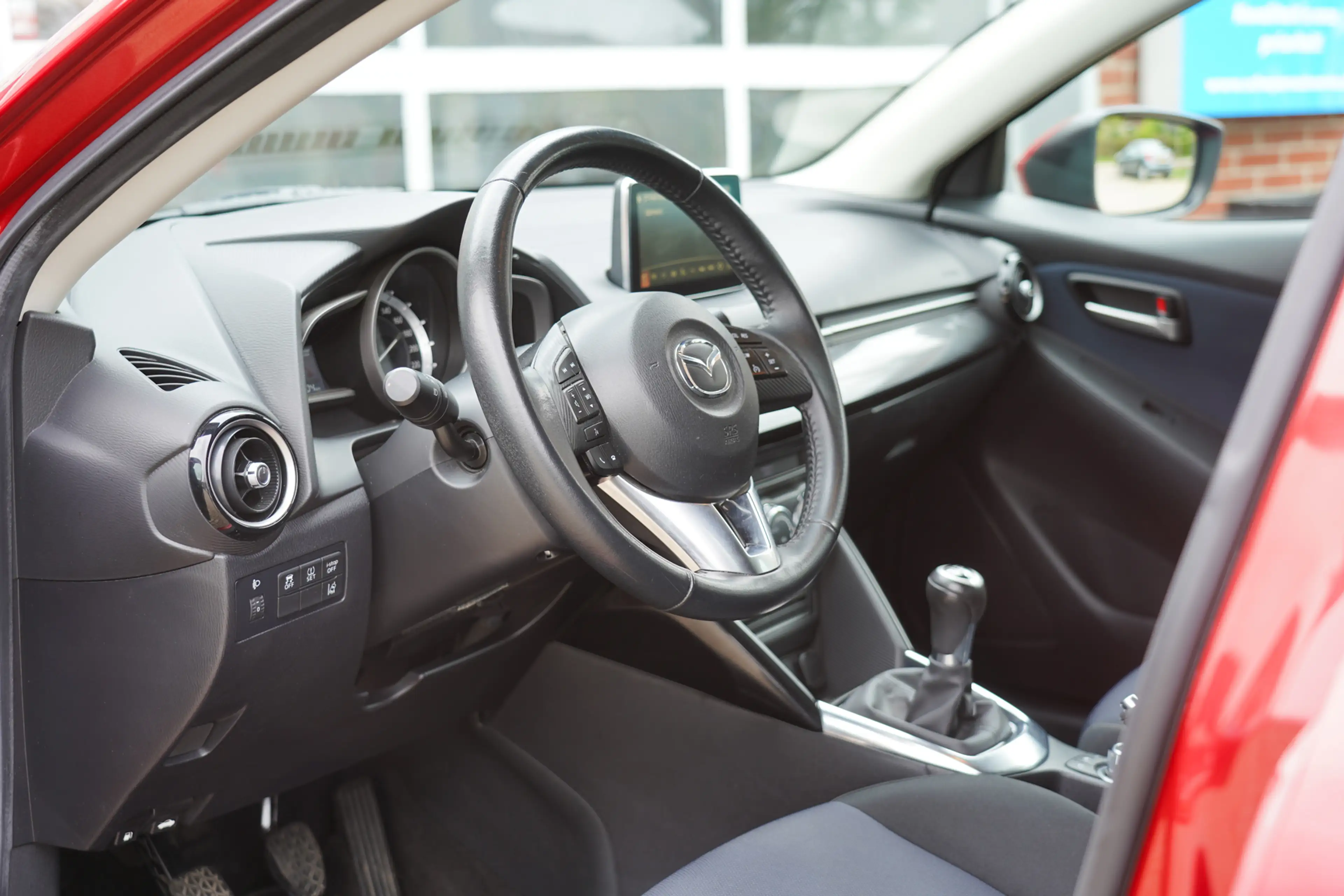Mazda 2 1.5 Skyactiv-G GT-M Line — photo 10