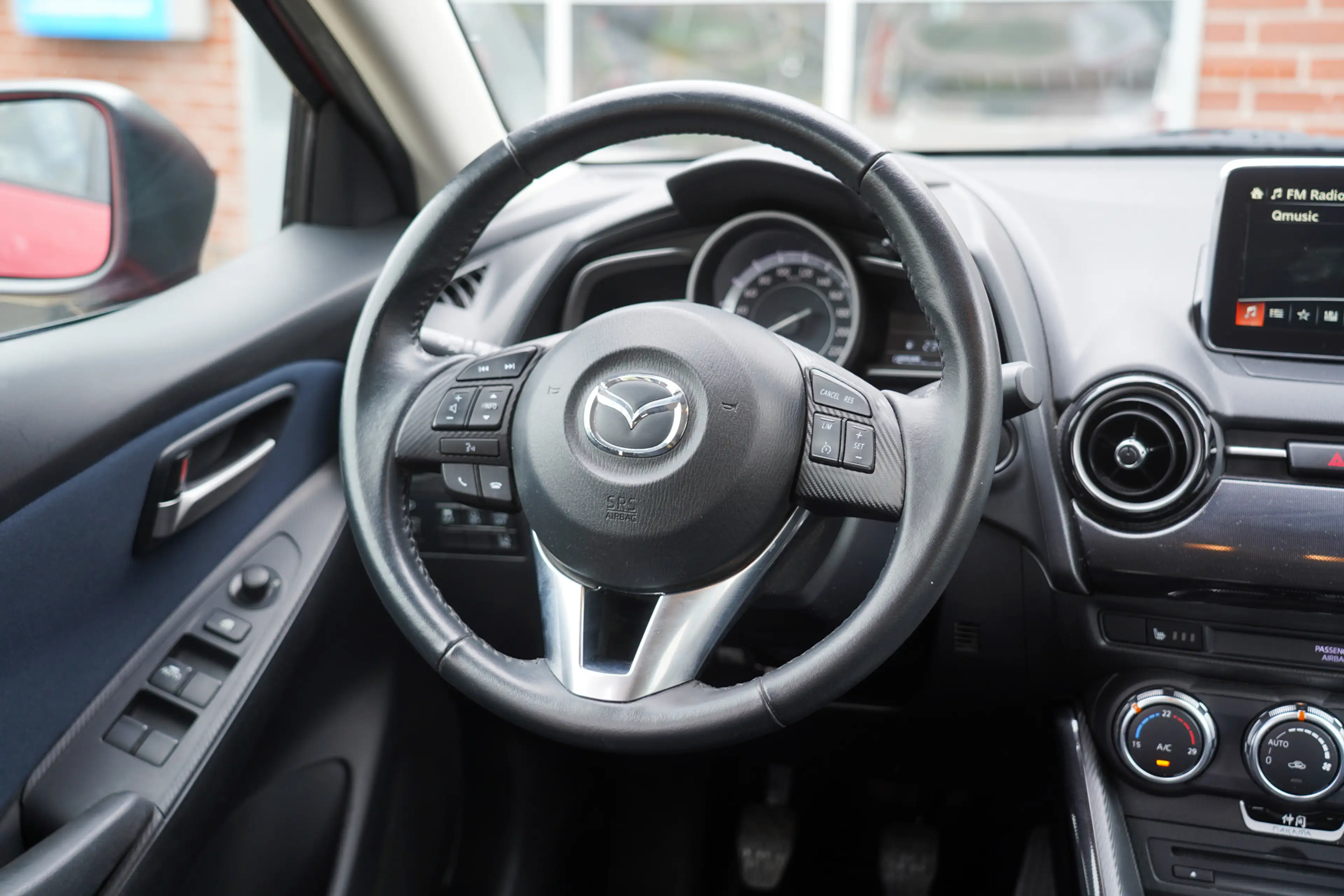 Mazda 2 1.5 Skyactiv-G GT-M Line — photo 13