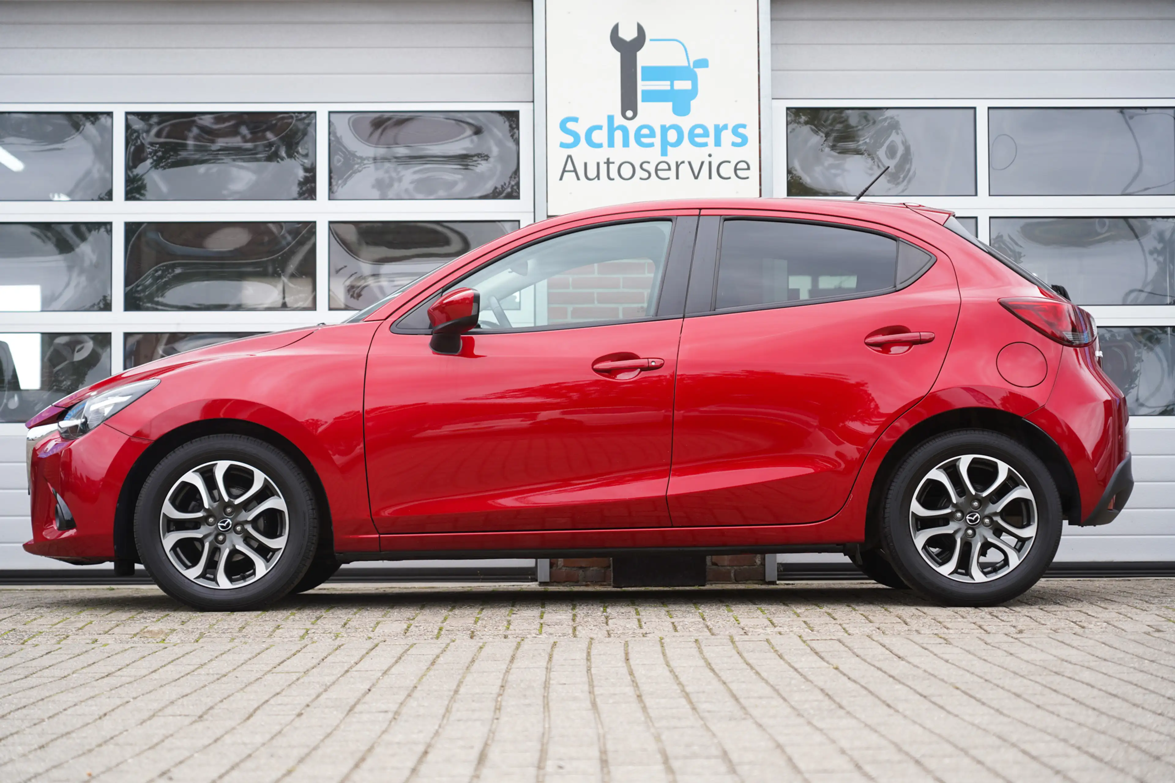 Mazda 2 1.5 Skyactiv-G GT-M Line — photo 2
