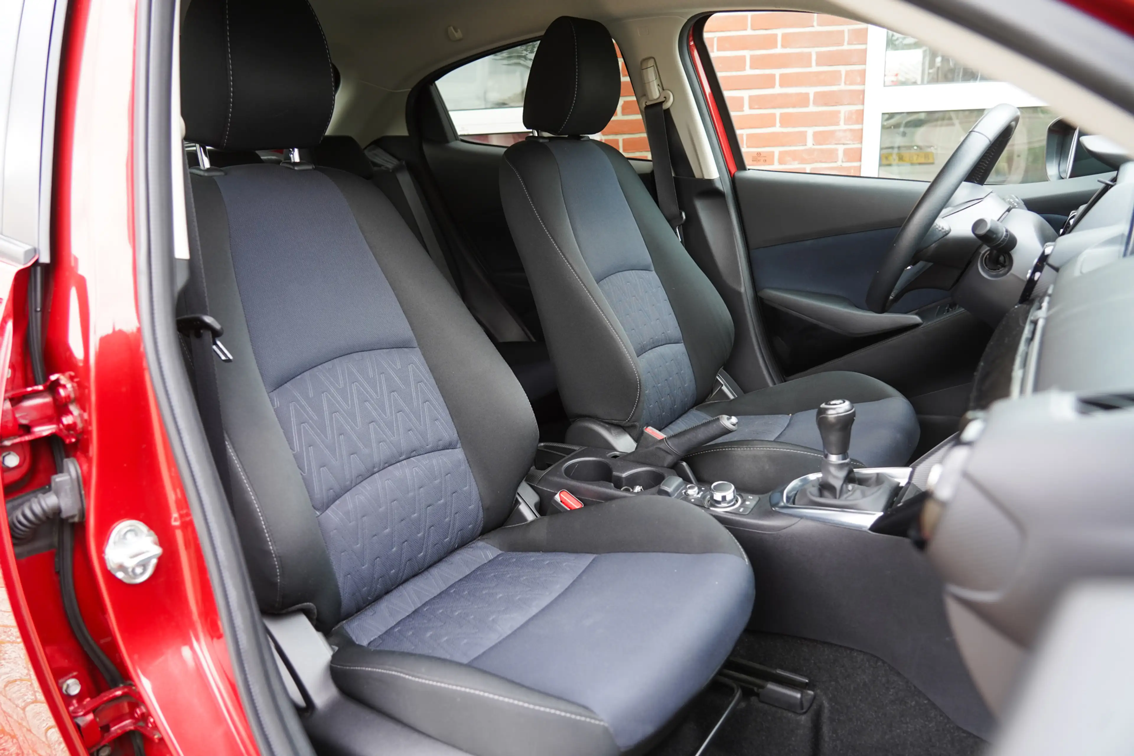 Mazda 2 1.5 Skyactiv-G GT-M Line — photo 8