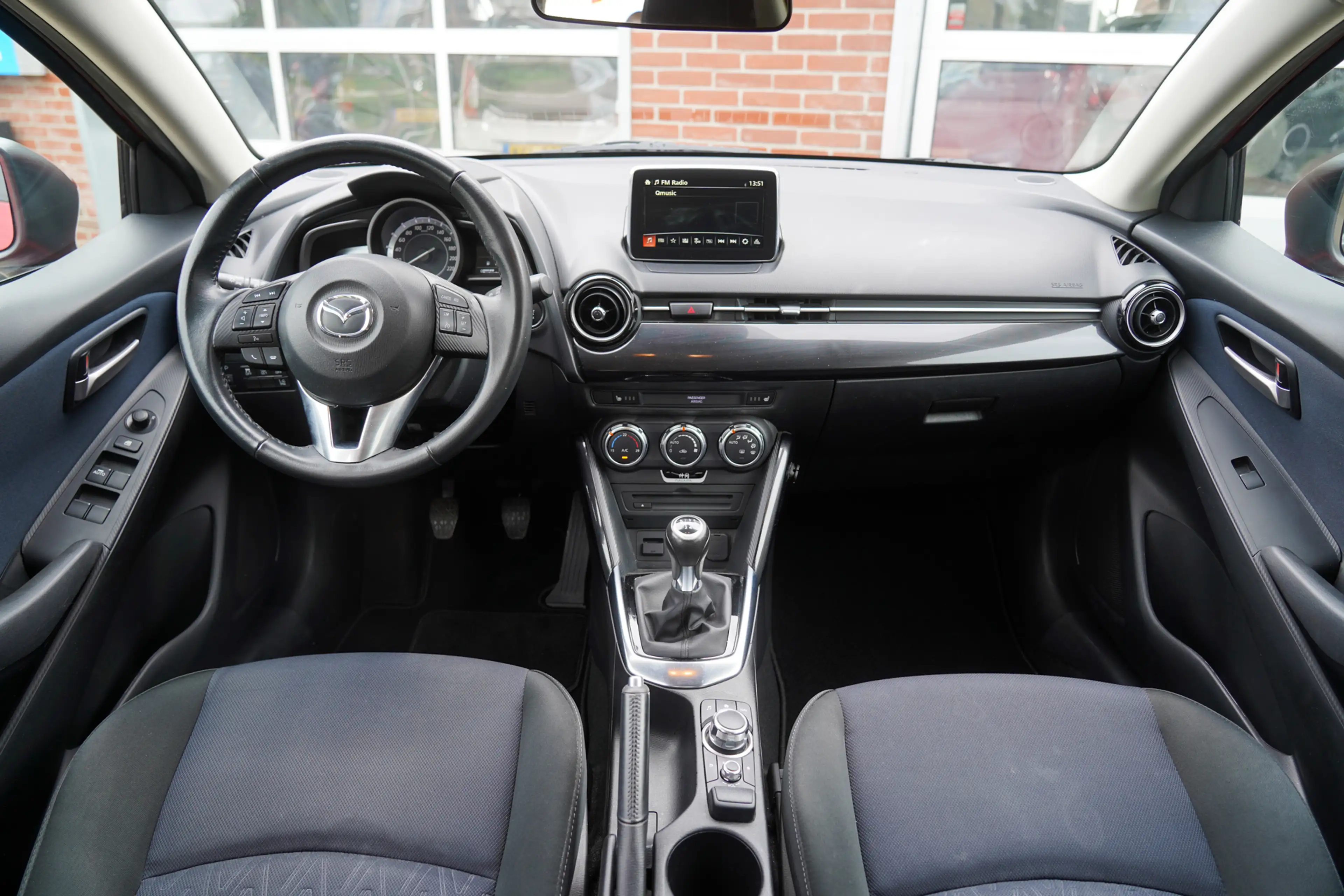Mazda 2 1.5 Skyactiv-G GT-M Line — photo 11