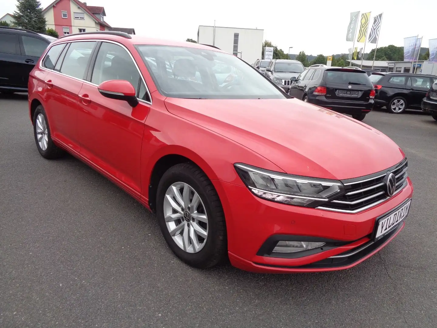 Volkswagen Passat Variant Business **1.HAND** ~KAMERA~NAVI~ Rot - 2