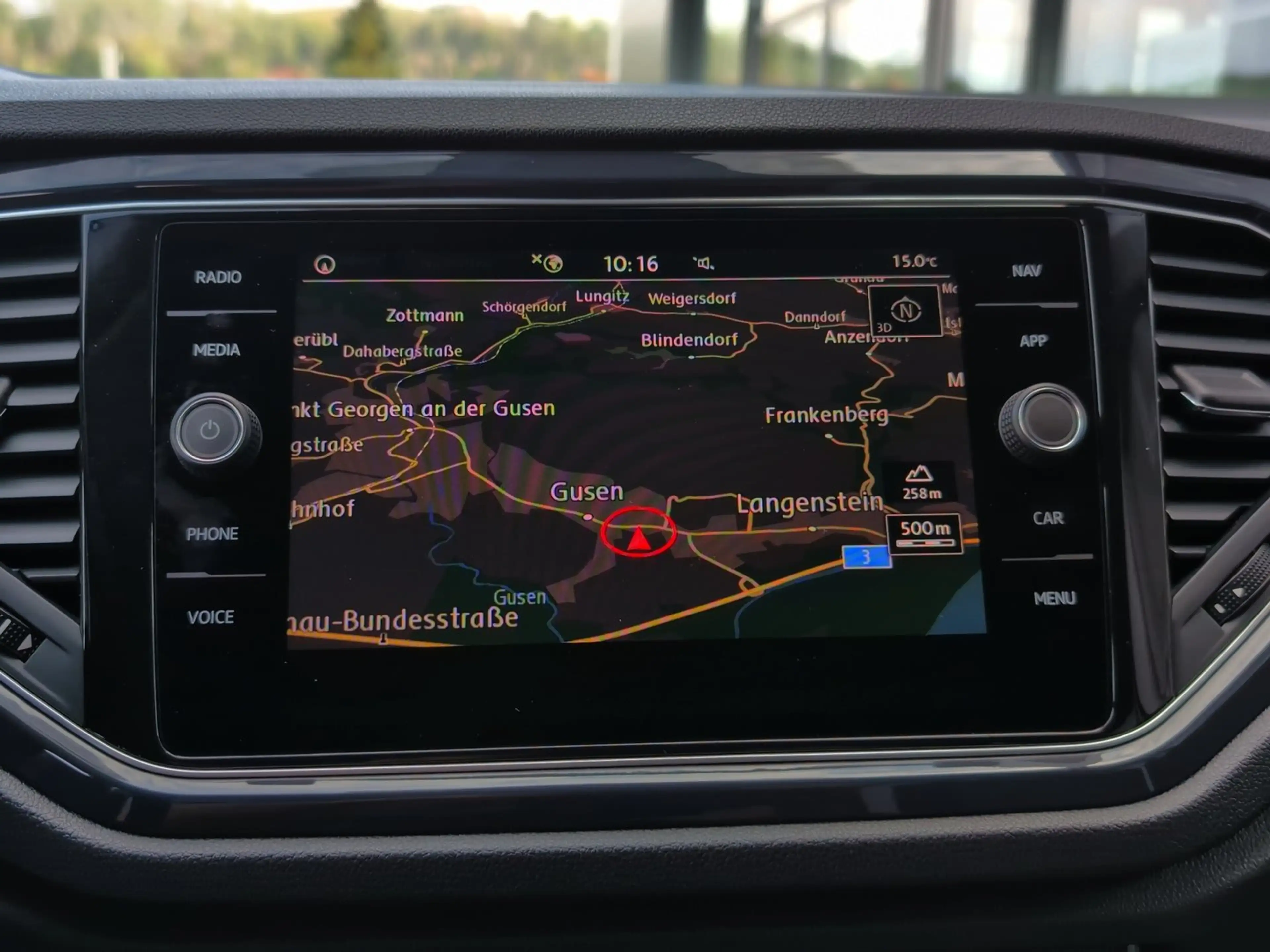 Volkswagen T-Roc Sport TSI ACT DSG — photo 10