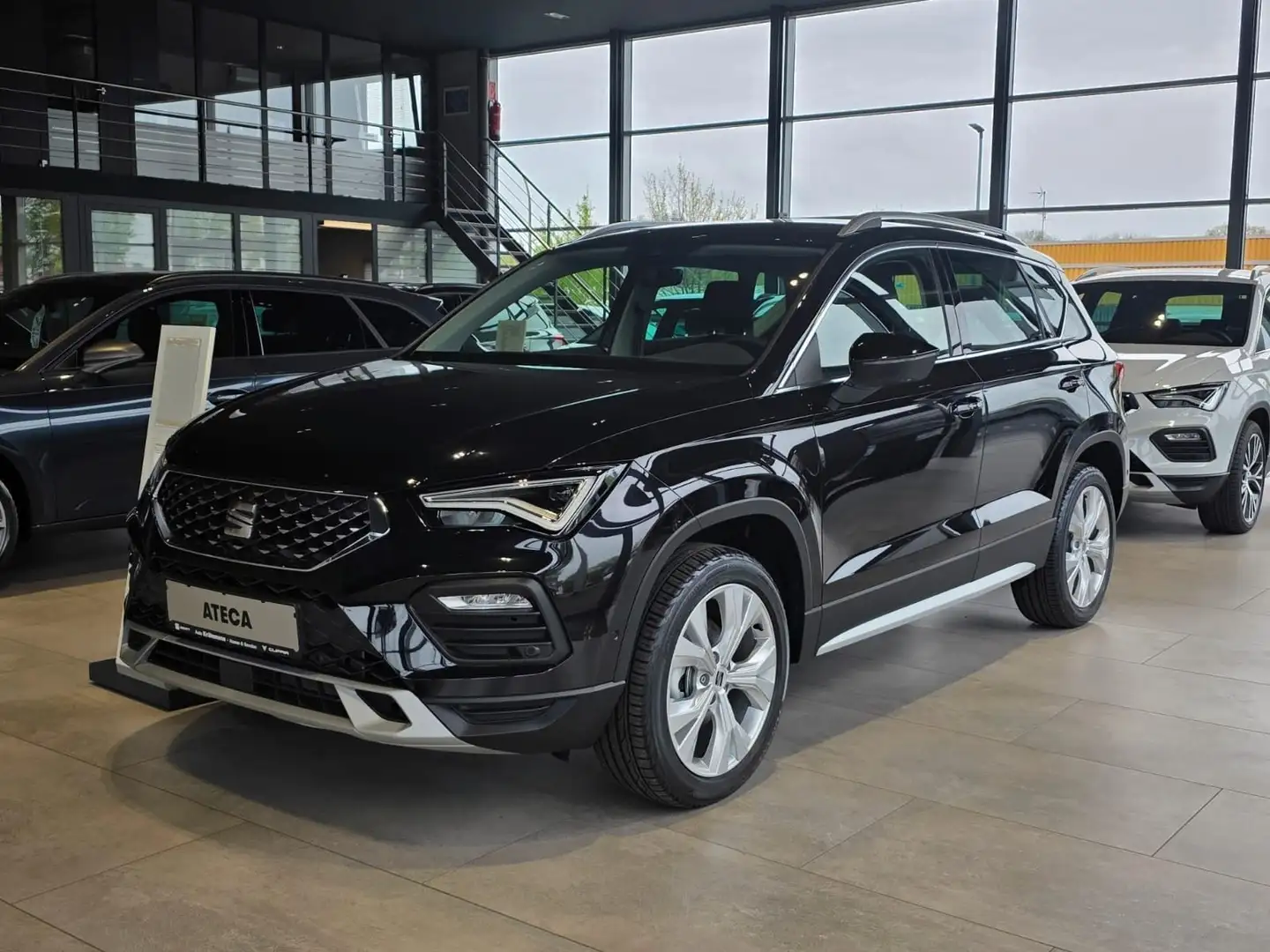 SEAT Ateca Xperience 1,5 TSI DSG*AHK*Navi*LED* Negro - 2