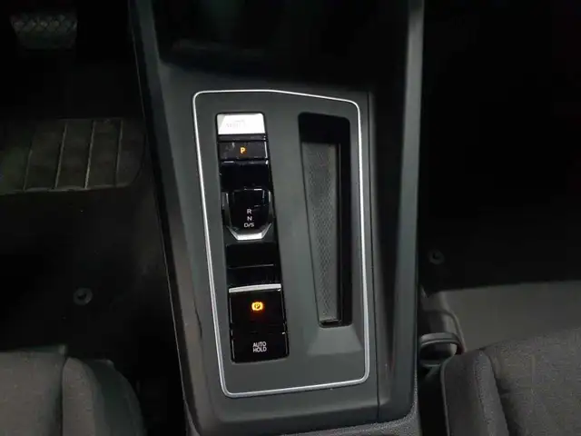 Volkswagen Golf view 10