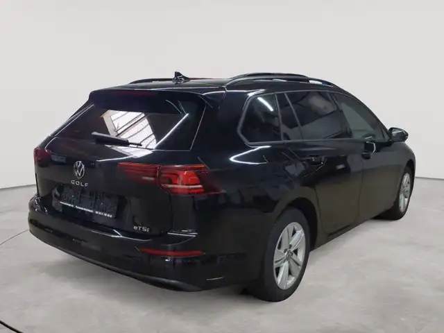 Volkswagen Golf view 4