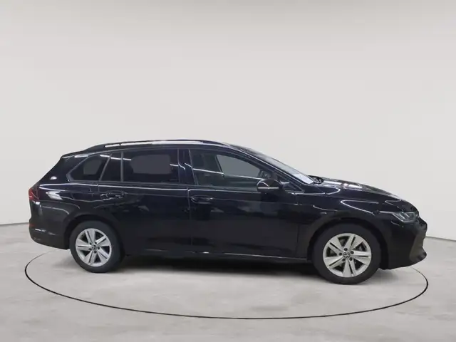 Volkswagen Golf view 3