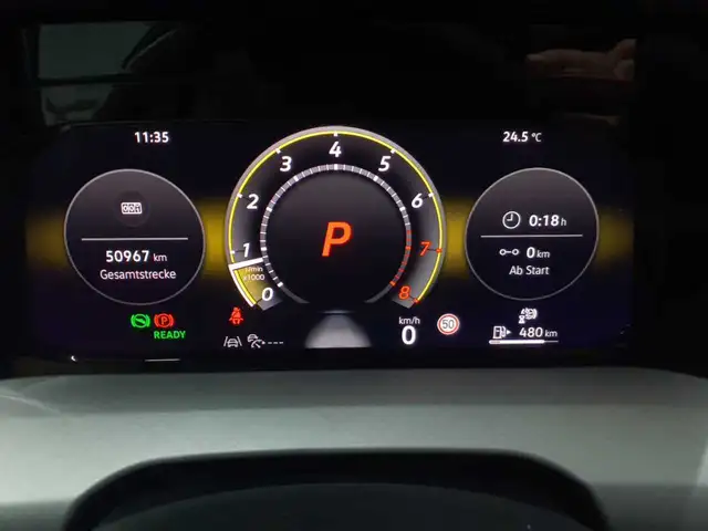 Volkswagen Golf view 11
