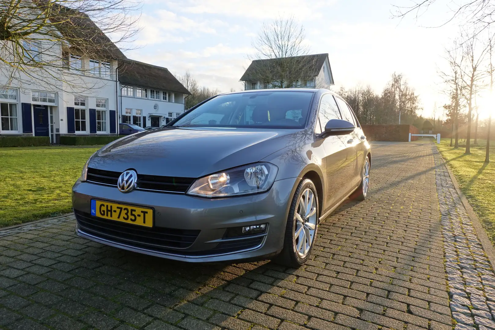 Volkswagen Golf 1.2 TSI Business Edition | Trekhaak | Massage | St Grau - 2