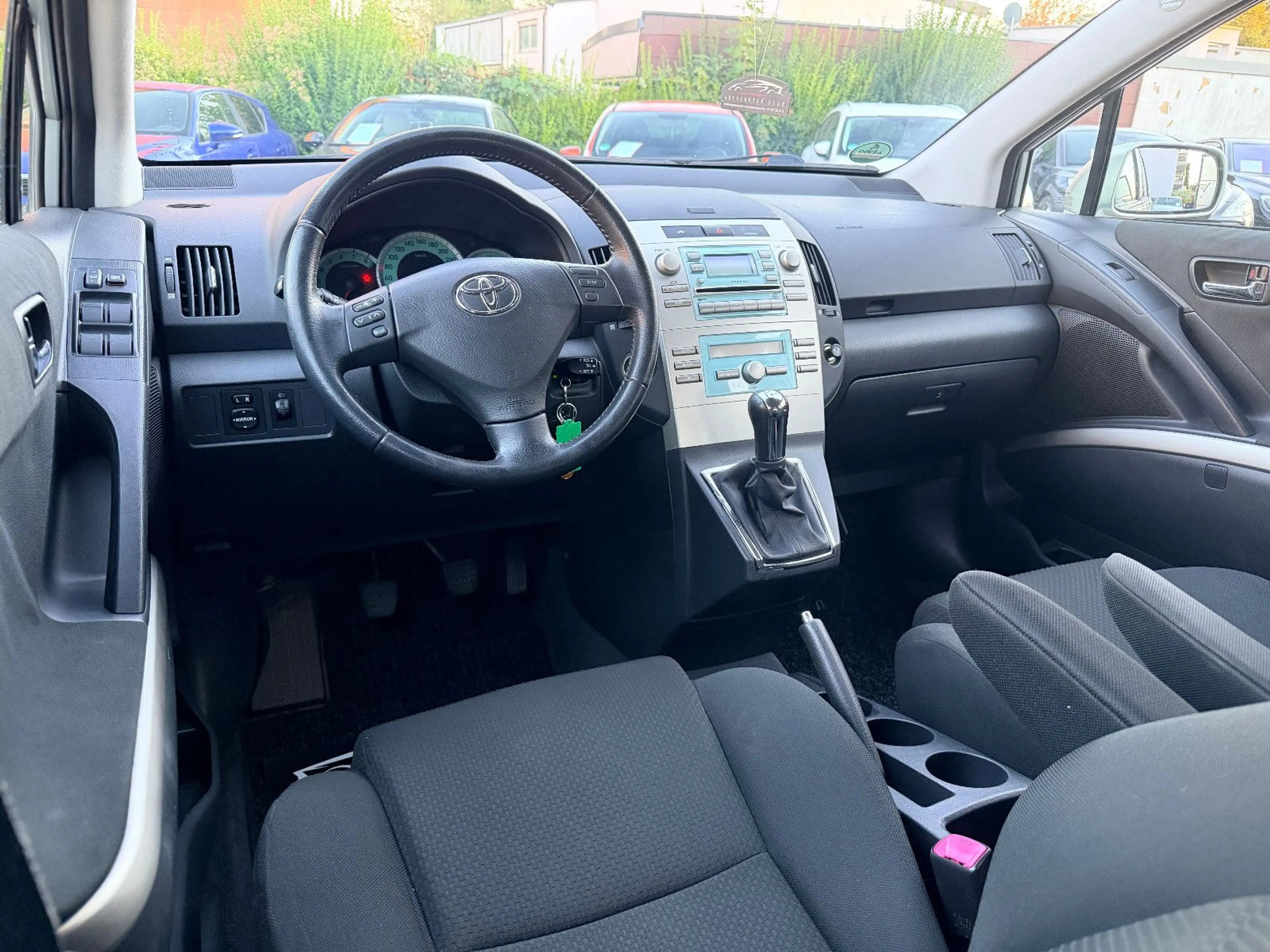 Toyota Corolla Verso 1.8 Sol 7-Sitzer Tempomat PDC — photo 9