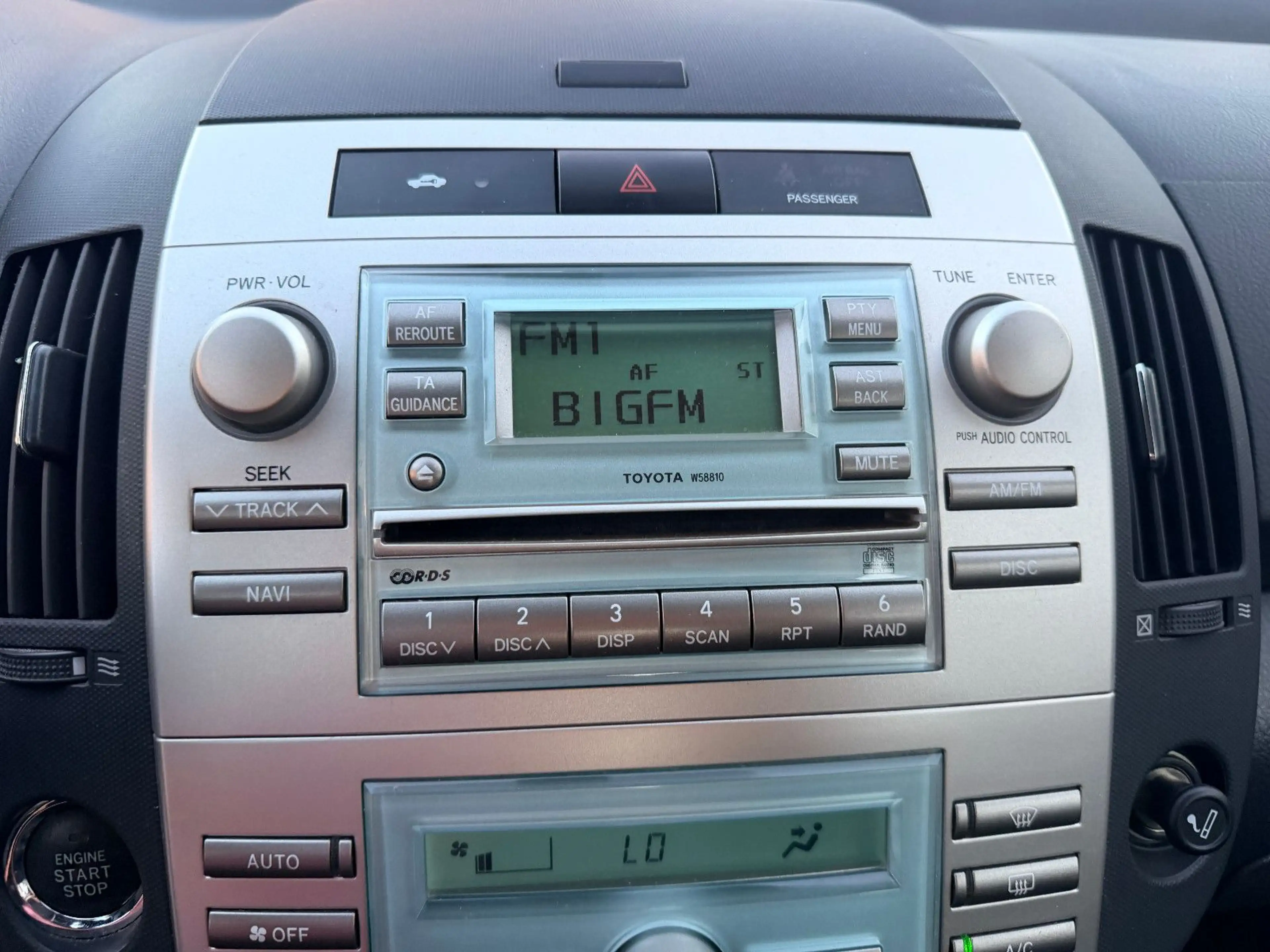 Toyota Corolla Verso 1.8 Sol 7-Sitzer Tempomat PDC — photo 14